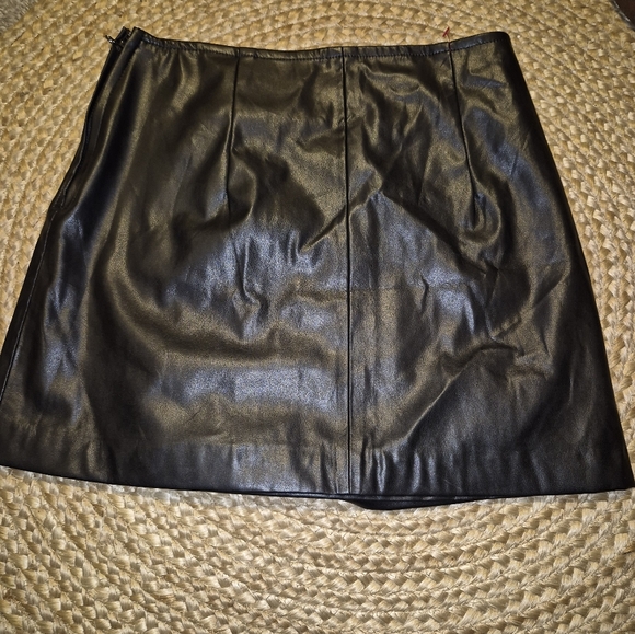 Faux Leather mini asymmetric Skirt Sz.25 NWT - Picture 5 of 7